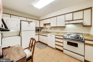 3330 N Leisure World Blvd unit 5-1015, Silver Spring, MD 20906 - photo 7