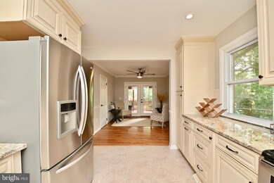 2415 Stirrup Ln, Alexandria, VA 22308 - photo 7