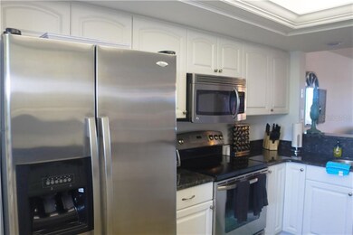 TOP OF THE LINE GORGEOUS KITCHEN WILL IMPRESS
