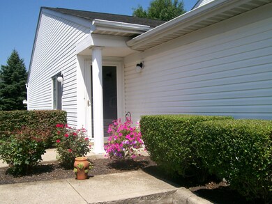 6814 Axtel Dr unit 22A, Canal Winchester, OH 43110 - photo 2