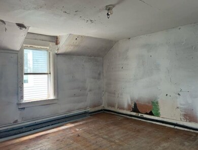 51 Williams St, Bellows Falls, VT 05101 - photo 6