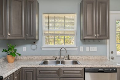13-web-or-mls-321-apple-dr