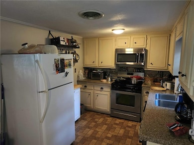 135 Carole Dr, Oxford, GA 30054 - photo 5