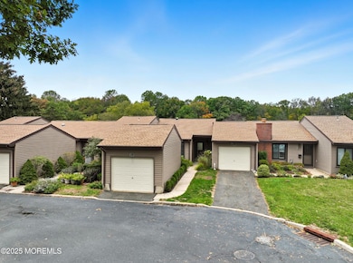 38 Concord Ct, Red Bank, NJ 07701 - photo 2