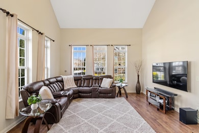 4-Living Room 2-7.jpg-FULL