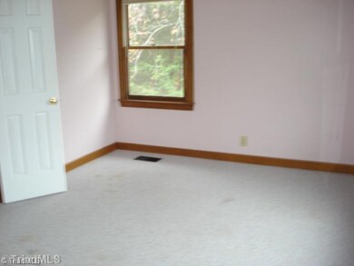 5773 Drake Rd, Greensboro, NC 27406 - photo 6