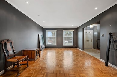 697 Robinwood Dr, Pittsburgh, PA 15216 - photo 2