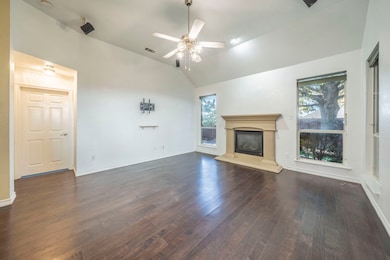 7042 Hedgebrook Dr, Dallas, TX 75249 - photo 4