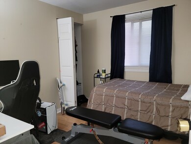 520 Apache Ave, Carpentersville, IL 60110 - photo 2