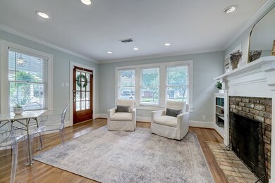 721 Ralfallen St, Houston, TX 77008 - photo 4