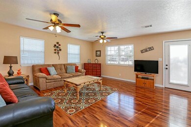 33 Hunters Creek Dr, Huntsville, TX 77340 - photo 3