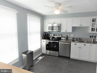 13228 Custom House Ct, Fairfax, VA 22033 - photo 7