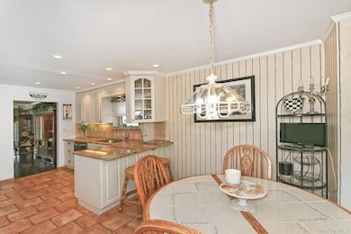 226 Oakview Ave, Oceanside, NY 11572 - photo 4