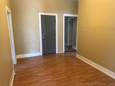 512 S Mission Ave, Tahlequah, OK 74464 - photo 2