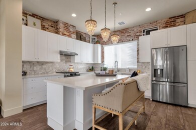 12-web-or-mls-1717-e-morten-ave-39