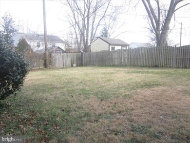 12606 Killian Ln, Bowie, MD 20715 - photo 3