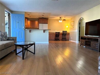 1400 Santa Margarita St unit B, Las Vegas, NV 89146 - photo 3