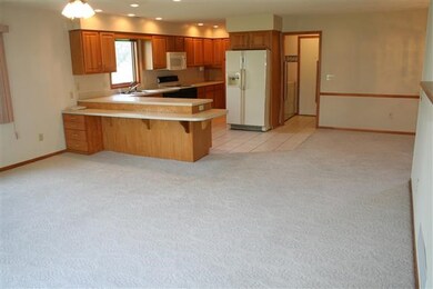 3014 Shalimar Cir, Fort Wayne, IN 46808 - photo 4