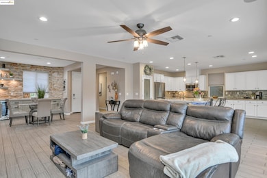 833 Marjoram Dr, Brentwood, CA 94513 - photo 5