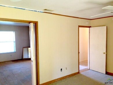 2935 Fairfax Dr, Tyler, TX 75701 - photo 6