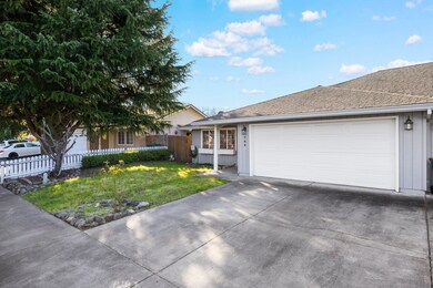 782 Columbine Way, Central Point, OR 97502 - photo 3