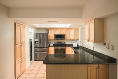Kitchen and Breakfast Bar