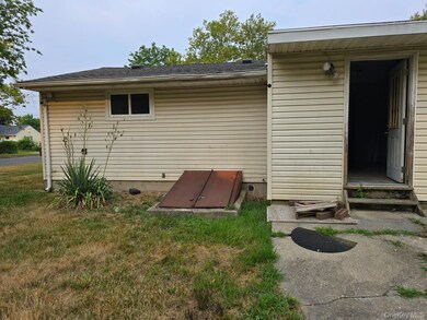 35 Nicoll Ave, Central Islip, NY 11722 - photo 4