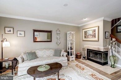 8300 Southern Oaks Ct, Lorton, VA 22079 - photo 5