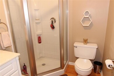 6816 Larsen Ln, Shawnee, KS 66203 - photo 7