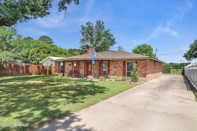 320 S Vivian Ave, Eunice, LA 70535 - photo 2