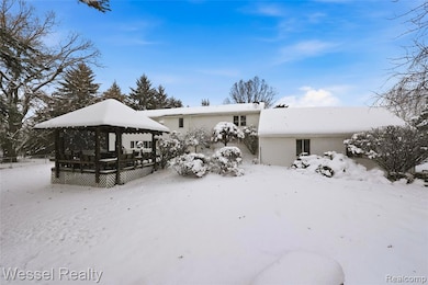 1044 N Oxford Rd, Oxford, MI 48371 - photo 5