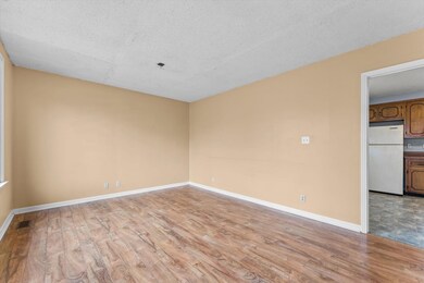 511 Jewel Dr, Clarksville, TN 37042 - photo 4