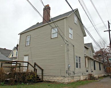 661 E 11th