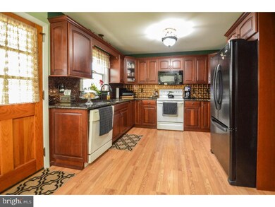 2767 Oakland Ave, Slatington, PA 18080 - photo 4