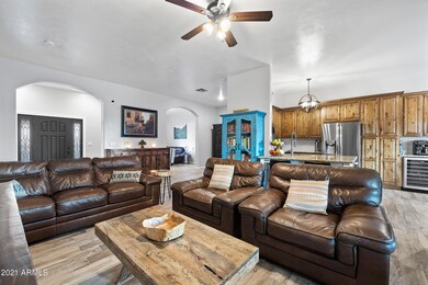 736 S Mountain View Rd (7 of 48)