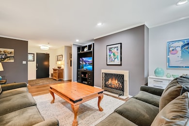 1409 Burr Oak Rd unit 111A, Hinsdale, IL 60521 - photo 2