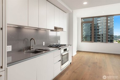 Mari unit 911, Bellevue, WA 98004 - photo 2