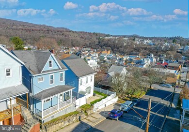 19 Clay St, Tamaqua, PA 18252 - photo 2