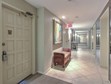 Elevator landing/hallway on 21st floor beautifully