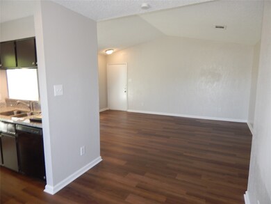 204 Northpointe Ave unit 204, La Grange, TX 78945 - photo 7