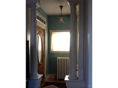 Foyer.