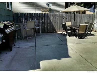 Yard. Private fenced in yard