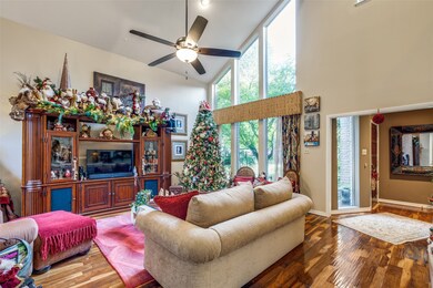 10102 Valley Forge Dr, Houston, TX 77042 - photo 7