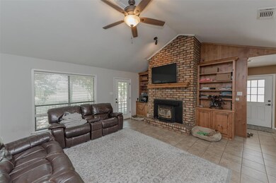 565 Chisum Trail Rd, Whitesboro, TX 76273 - photo 4