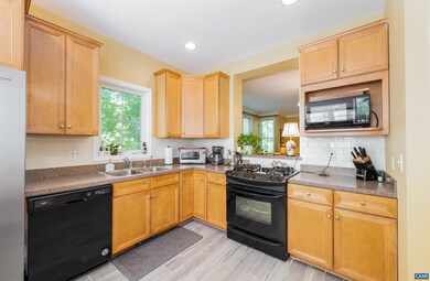102 Melbourne Park unit A, Charlottesville, VA 22901 - photo 7
