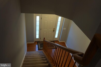 9149 Silvershadow Ct, Lorton, VA 22079 - photo 6