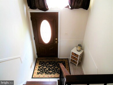 9251 Bellbeck Rd, Parkville, MD 21234 - photo 4