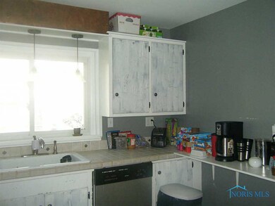 403 Erie St, Woodville, OH 43469 - photo 2