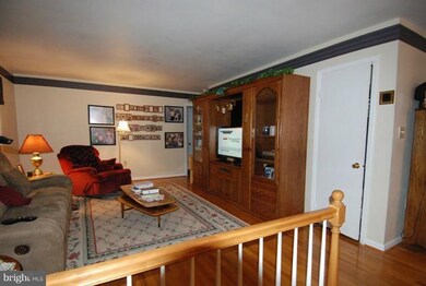 8706 Lagrange St, Lorton, VA 22079 - photo 3