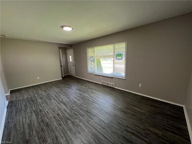 303 Gayle Dr, Sheffield Lake, OH 44054 - photo 3